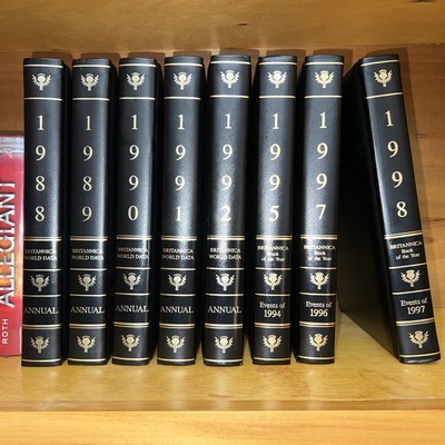 Britannica Book of the Year Black Leather 1988.89,90,91,92,95,97,98-image