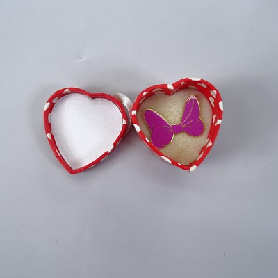 WDW Cast Member Exclusive - MINNIE MOUSE BOW Pin in Miniature HAT HEART BOX-image