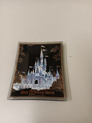Vintage Walt Disney World Glass Candy Jewelry Dish Ashtray Magic Kingdom-image