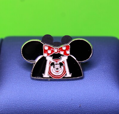 2010 Disney Minnie Mouse Ear Hat Collectors Pin-image