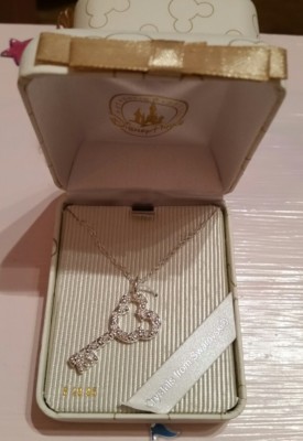 BNIB Walt Disney World Swarovski Crystal Mickey Mouse Key Necklace Genuine & Box-image