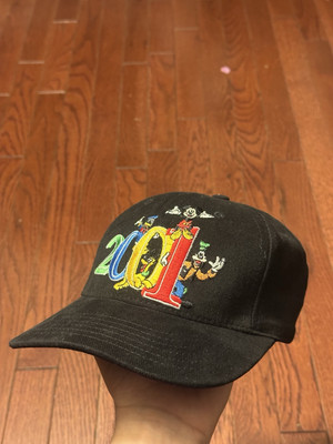 BRAND NEW Vintage Walt Disney World 2001 Mickey & Friends Black Adj Hat-image