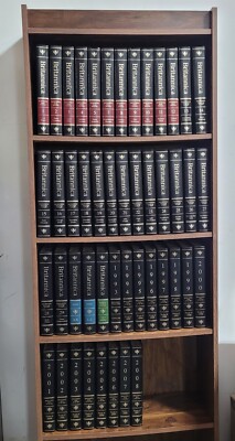 1992 Encyclopedia Britannica Full Set with Book of the Year and index LIKE NEW-image