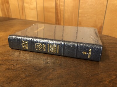 NOS Nelson Duke NRSV New Revised Standard Version Bible Navy Genuine Leather-image
