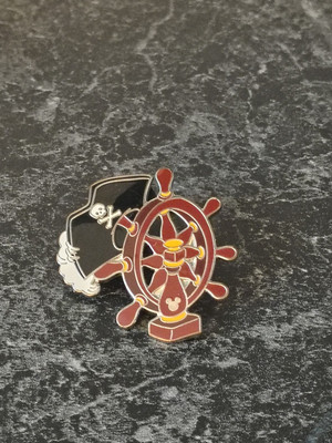 WDW Cast Lanyard Series 4 Pirates Of The Caribbean Pirate Hat & Ship’s Wheel Pin-image
