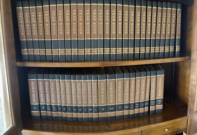 WORLD BOOK ENCYCLOPEDIA YEAR BOOKS/48 VOLUMES/+1 RESHEARCH GUIDE-image