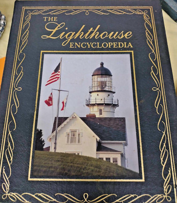 The Lighthouse Encyclopedia. Deluxe binding. The Definitive Reference. Leather-image