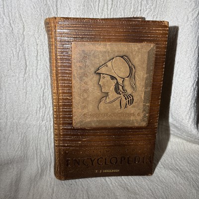 Vintage Book 1944 Encyclopedia  Textured Leather Cover Book World Knowledge-image