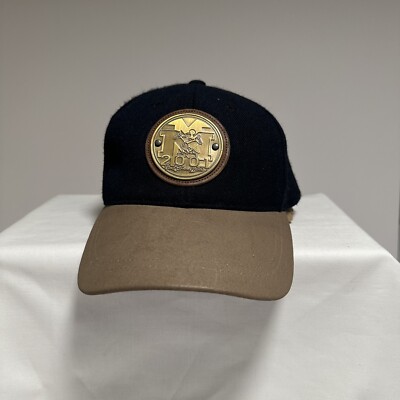Walt Disney World 2001 Mickey Mouse Golden Medallion Emblem Collectible Hat Cap-image