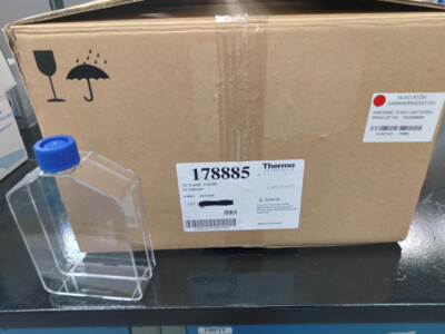 Case of Nunc Cell Culture Treated Flasks with Filter Caps 178885-image