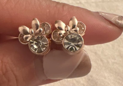 NEW MINNIE MOUSE STUD EARRINGS MICKEY JEWELRY WALT DISNEY WORLD LAND-image
