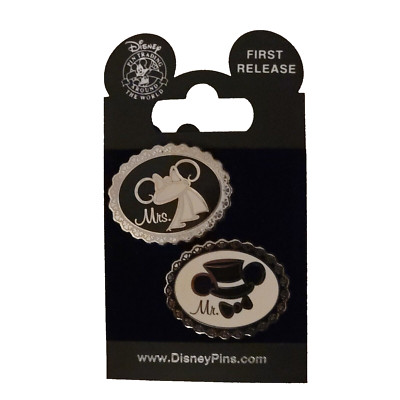 WDW 2009 Mr and Mrs Wedding Mickey Ear Hats First Release Pin 74249-image