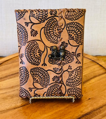 Handmade Brown Leather Journal Book lock rugged diary Embossed Fans-image