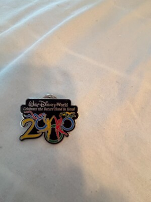 Walt Disney World 2000 Celebrate the Future Hand in Hand Souvenir Hat/Lapel Pin-image