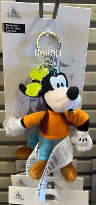 2024 Disney Parks Goofy Plush Keychain with Hat Bag Charm NEW-image