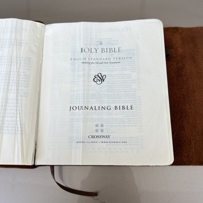 Holy Bible by crossway Journaling Bible leather Binding  (2007, Leather)-image