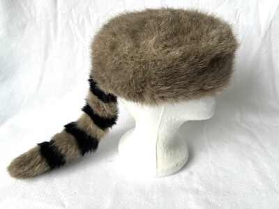 Disneyland Davey Crockett Boone Cap Faux Fur Tail Raccoon Hat Youth L/XL EUC o-image