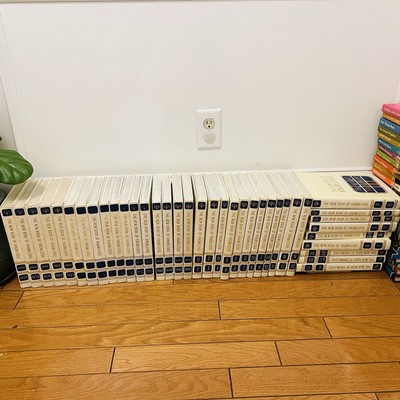 The New Book of Knowledge Encyclopedia Complete Set Of 21 + 13 Annuals White-image