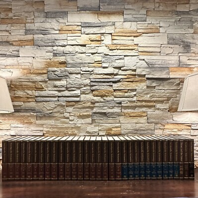 Encyclopedia Britannica 1977 ~ 32 Vol Set gold trim Macropedia/micropedia-image