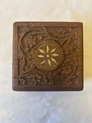 Vintage 70s Walt Disney World Vintage 4x4 Square Carved Wooden Box Original Tag-image