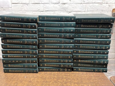 Encyclopedia Britannica 15th Ed 1985 COMPLETE Set 33 Vols Books Padded Leather-image