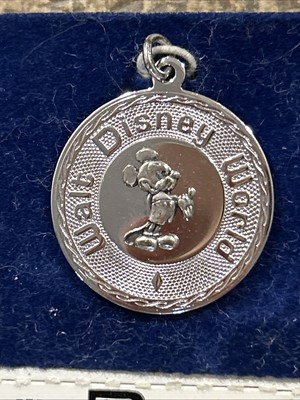 NEW VNTG -WALT DISNEY PRODUCTIONS WALT DISNEY WORLD MICKEY STERLING SILVER CHARM-image
